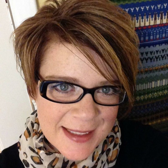 Meet your Posher, Leslie - Picture 1 of 1